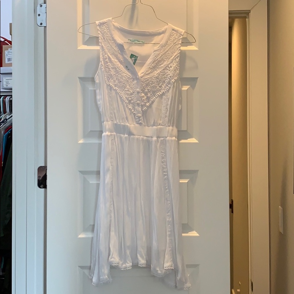 MAURICES WOMANS WHITE XSMALL DRESS